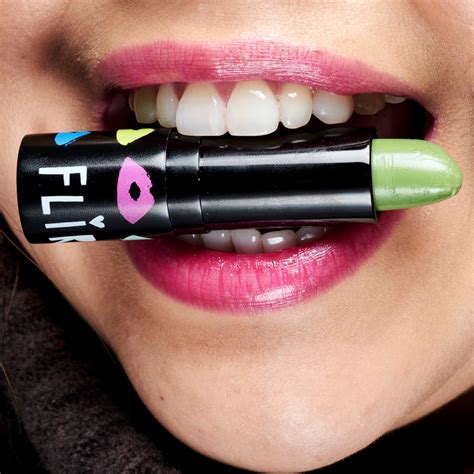 Unlocking the Mystery: How Natural Lip Chemistry Creates Color-Changing Lipstick Magic
